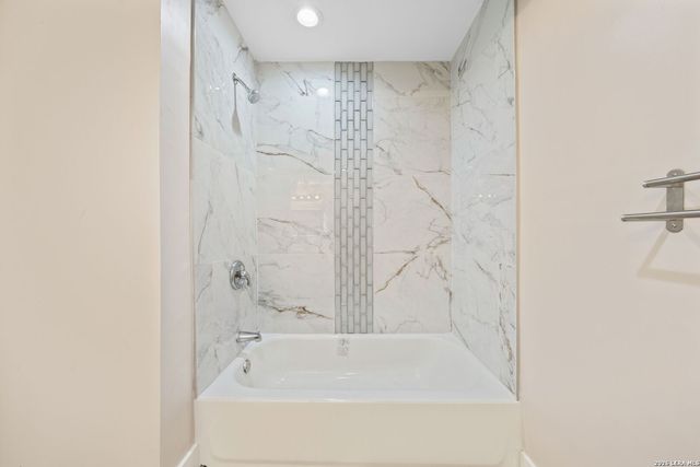 5001 WEDGEWOOD DR, Schertz, TX 78108