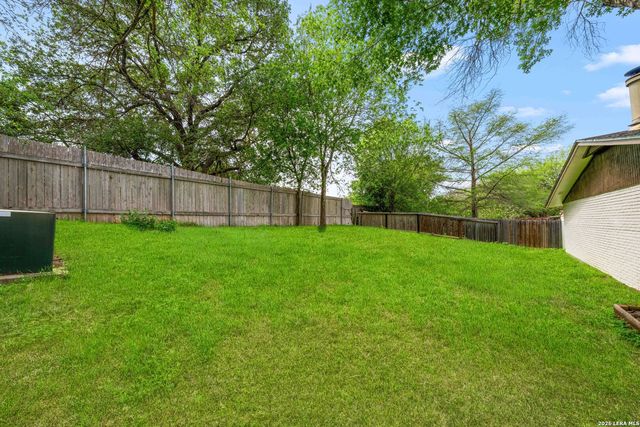5001 WEDGEWOOD DR, Schertz, TX 78108