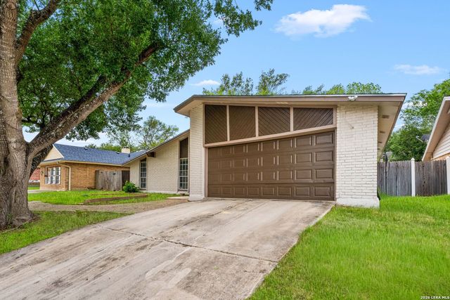 5001 WEDGEWOOD DR, Schertz, TX 78108