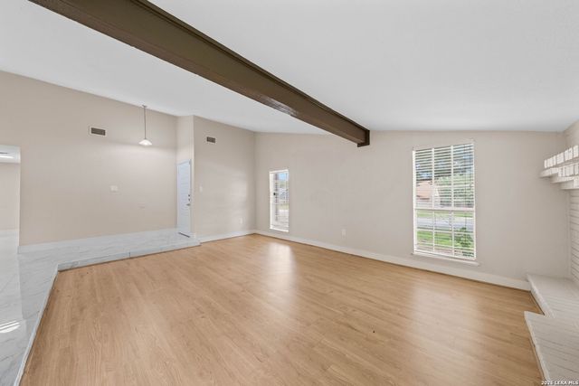 5001 WEDGEWOOD DR, Schertz, TX 78108