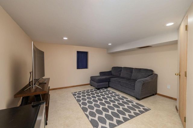 1653 Redfield STREET, La Crosse, WI 54601