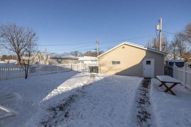 1653 Redfield STREET, La Crosse, WI 54601