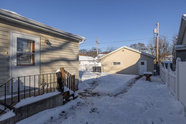 1653 Redfield STREET, La Crosse, WI 54601