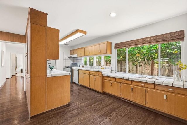 330 Hillview Drive, Fremont, CA 94536