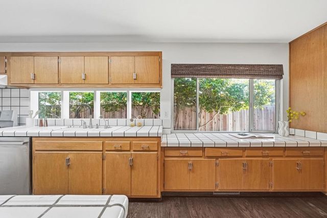 330 Hillview Drive, Fremont, CA 94536