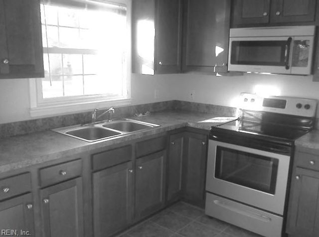 830 Headrow TER, Hampton, VA 23666