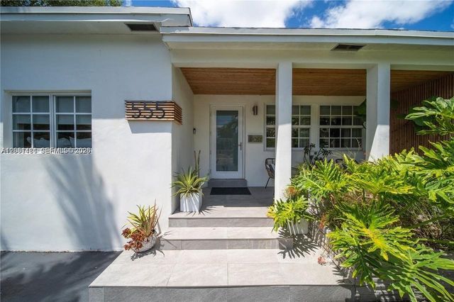 555 NE 127th St 0, North Miami, FL 33161