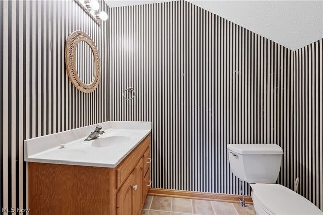 19292 Charter Lane, Strongsville, OH 44149