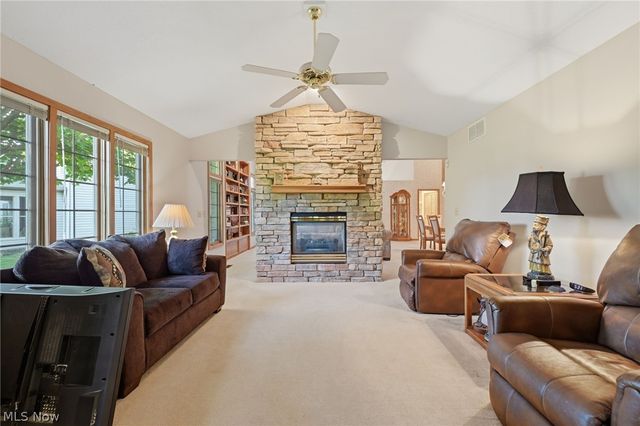 19292 Charter Lane, Strongsville, OH 44149