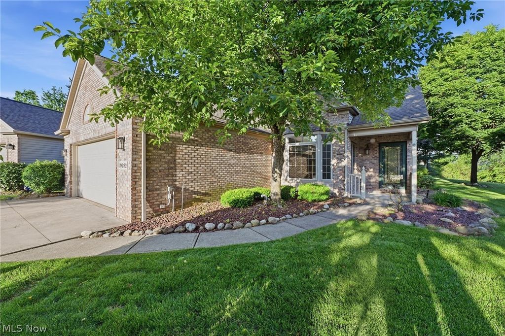19292 Charter Lane, Strongsville, OH 44149