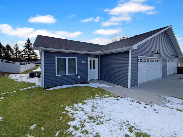 1956 Retzlaff Drive, Reedsburg, WI 53959