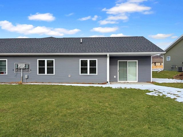 1956 Retzlaff Drive, Reedsburg, WI 53959
