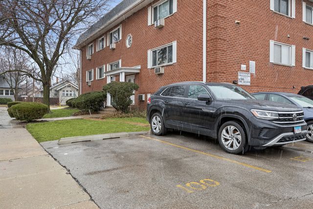 727 S Maple Avenue 100, Oak Park, IL 60304