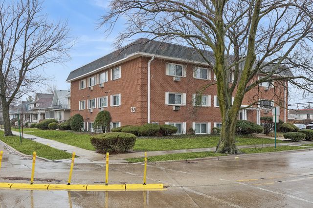 727 S Maple Avenue 100, Oak Park, IL 60304