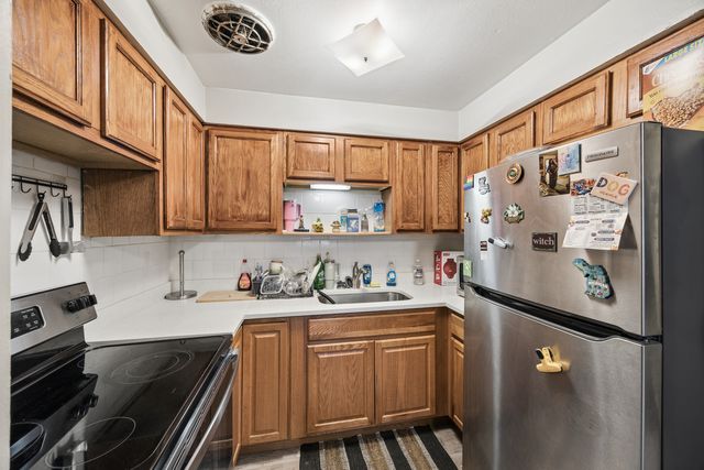727 S Maple Avenue 100, Oak Park, IL 60304