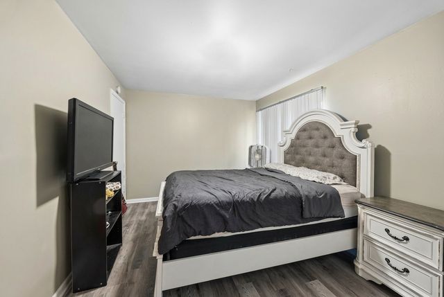 727 S Maple Avenue 100, Oak Park, IL 60304