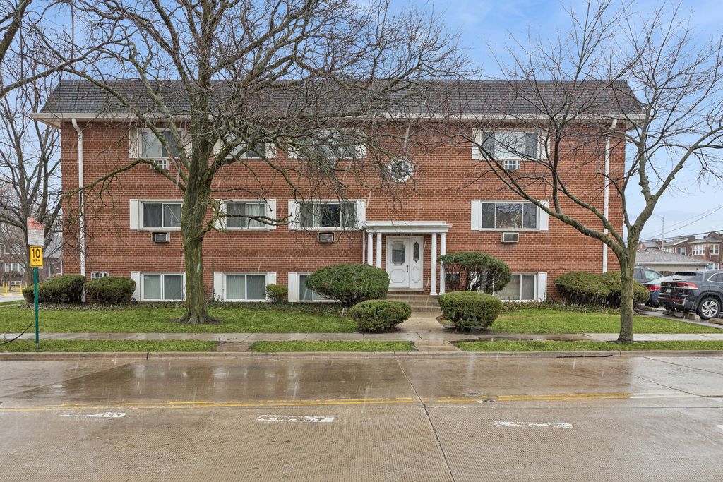 727 S Maple Avenue 100, Oak Park, IL 60304