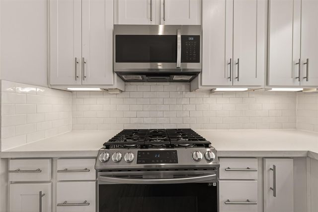 5228 Schuler Street, Houston, TX 77007