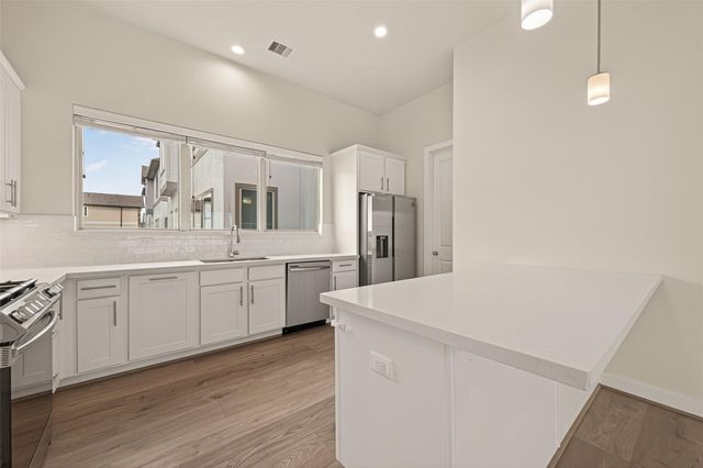 5228 Schuler Street, Houston, TX 77007