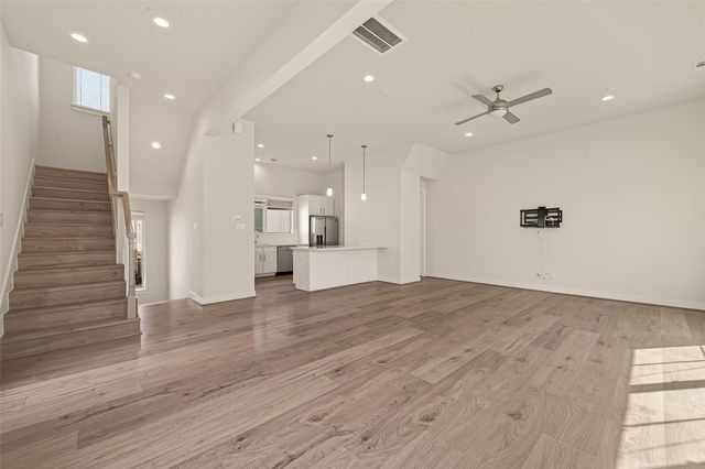 5228 Schuler Street, Houston, TX 77007