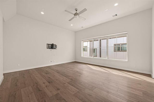 5228 Schuler Street, Houston, TX 77007