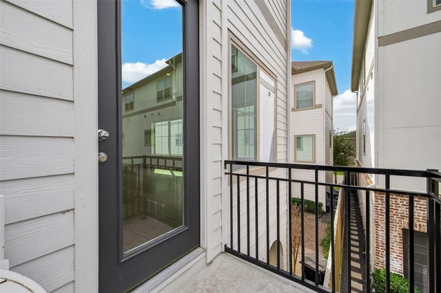 5228 Schuler Street, Houston, TX 77007