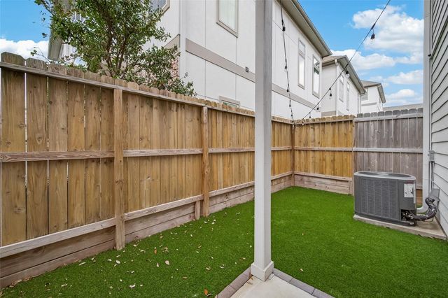 5228 Schuler Street, Houston, TX 77007