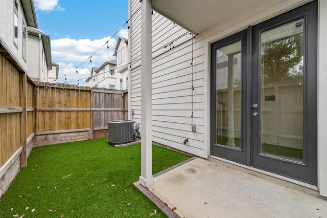 5228 Schuler Street, Houston, TX 77007