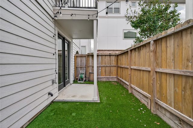 5228 Schuler Street, Houston, TX 77007