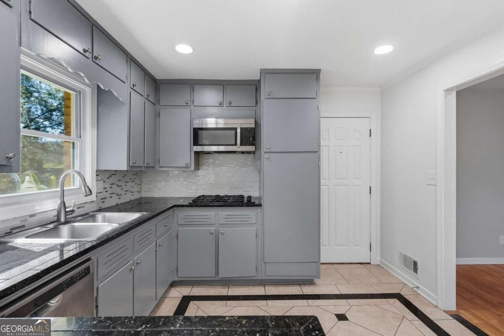 2741 Elkhart Circle SW, Marietta, GA 30064 — photo 5