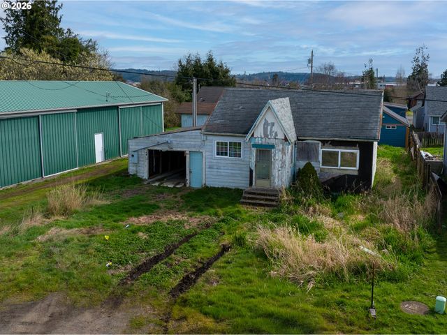 92389 F Rd, Astoria, OR 97103