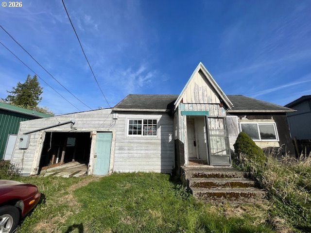 92389 F Rd, Astoria, OR 97103