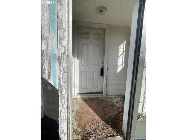 92389 F Rd, Astoria, OR 97103