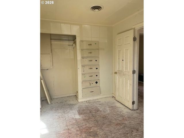 92389 F Rd, Astoria, OR 97103