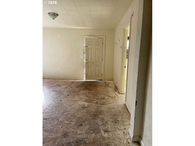 92389 F Rd, Astoria, OR 97103