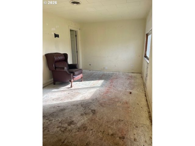 92389 F Rd, Astoria, OR 97103