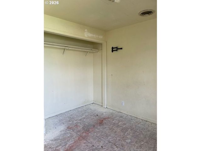 92389 F Rd, Astoria, OR 97103