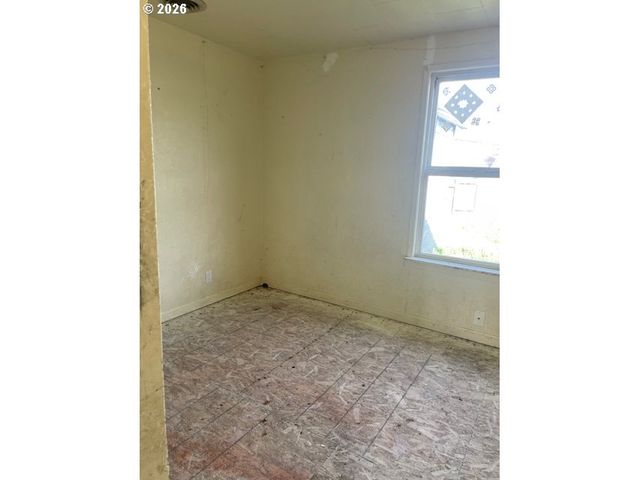 92389 F Rd, Astoria, OR 97103