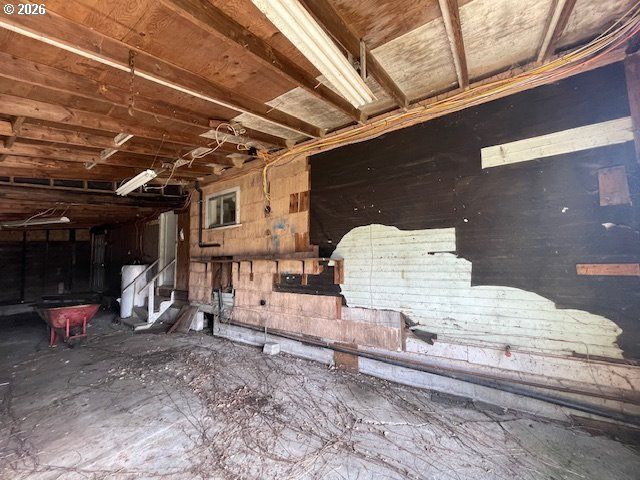 92389 F Rd, Astoria, OR 97103