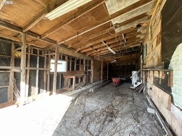 92389 F Rd, Astoria, OR 97103