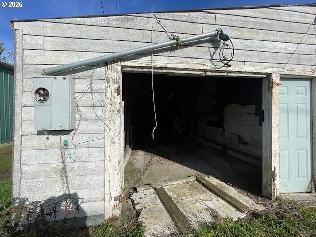 92389 F Rd, Astoria, OR 97103