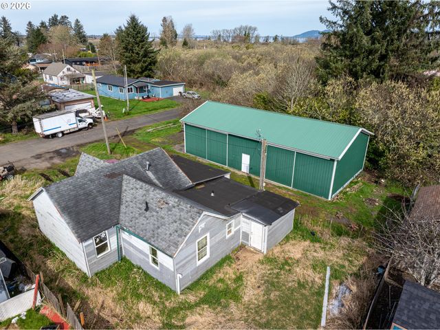 92389 F Rd, Astoria, OR 97103