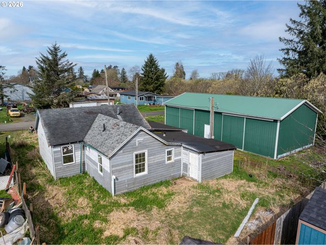 92389 F Rd, Astoria, OR 97103