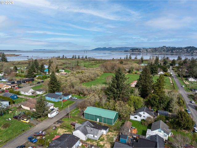 92389 F Rd, Astoria, OR 97103