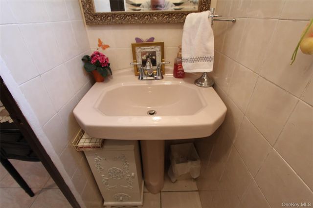 66-41 Gray Street, Middle Village, NY 11379