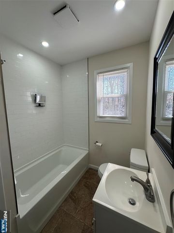 60 Chamberlain Avenue 2, Elmwood Park, NJ 07407