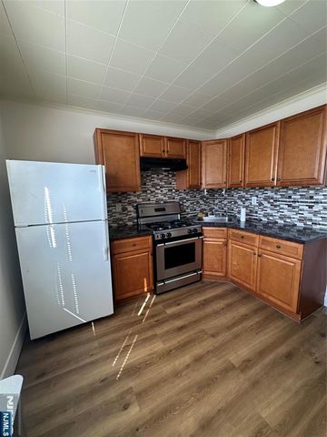 60 Chamberlain Avenue 2, Elmwood Park, NJ 07407