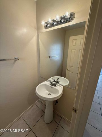 500 N Forgeus Ave Apt 102, Tucson, AZ 85716