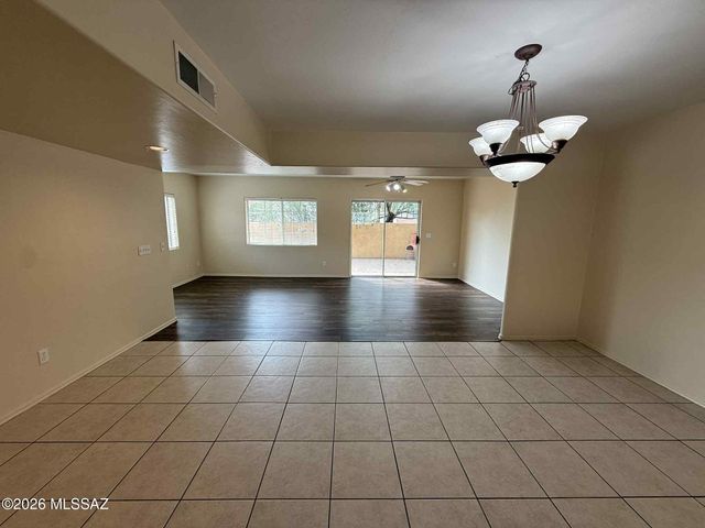 500 N Forgeus Ave Apt 102, Tucson, AZ 85716