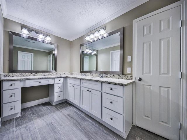 10519 Laneview Drive, Houston, TX 77070